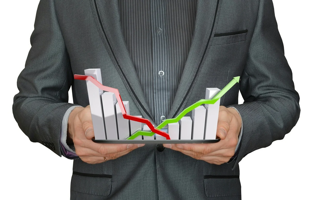 UK GDP growth best amongst G7 nations in 2022, but are we now in recession?