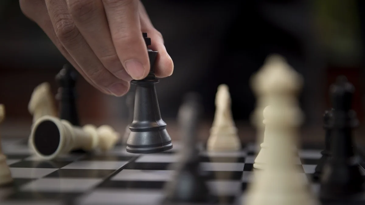 How to set strategy in an uncertain world