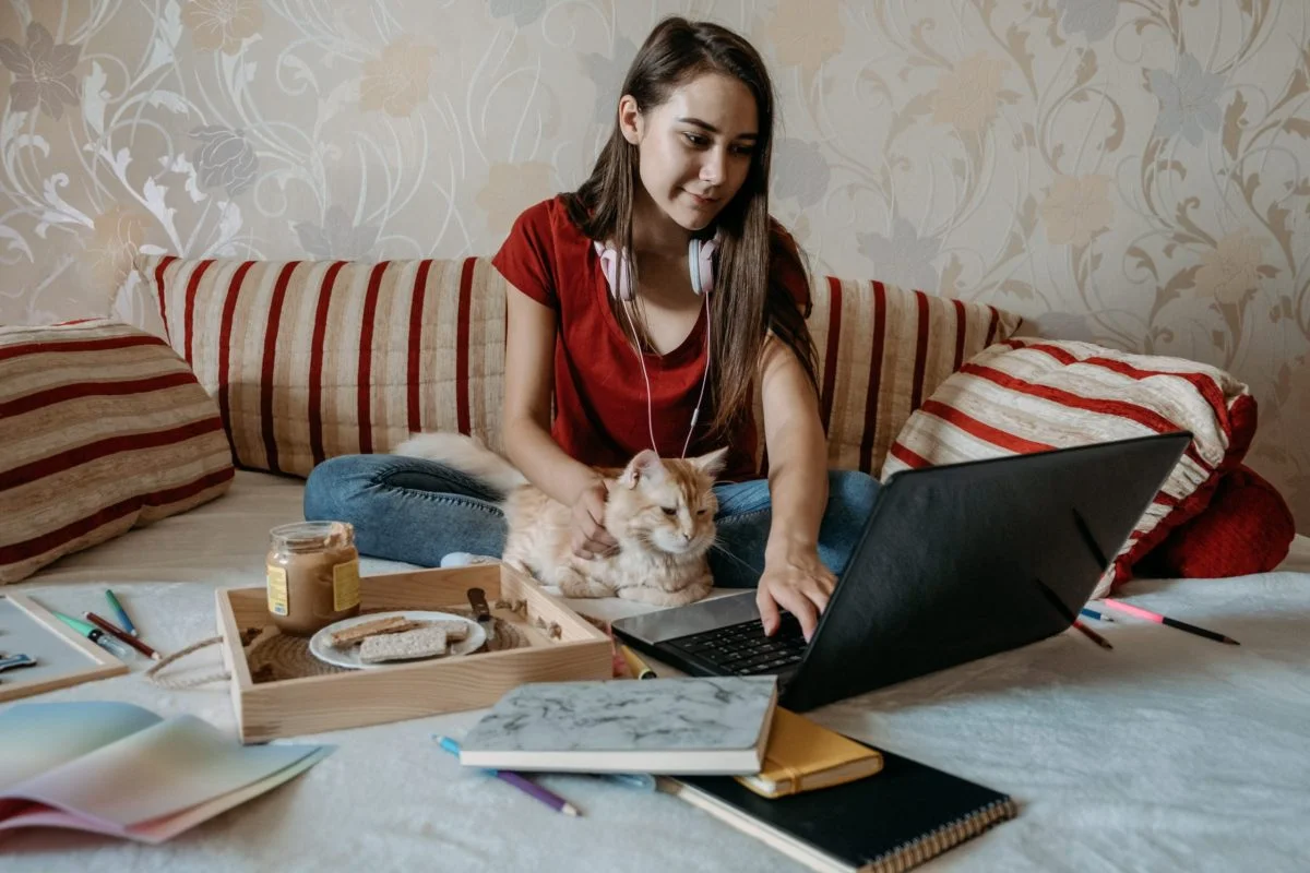 Majority of UK employees prefer hybrid work according to a new report